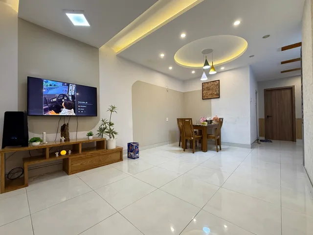 Bán chung cư đẹp 2 phòng ngủ, trung tâm thành phố vũng tàu. Căn góc giếng trời. Đầy đủ nội thất dọn vào ở luôn.