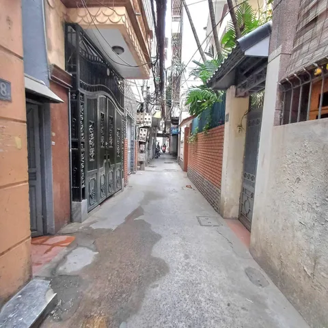 Cho Thuê Nhà Ngõ 242 Đường Láng 35M² 3 Tầng 3 Ngủ - Nội Thất CB - Giá Thuê 10,5tr