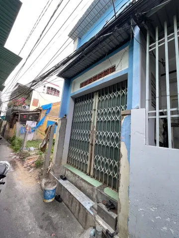 BÁN NHÀ 2 TẦNG HẺM XE MÁY ĐƯỜNG TRẦN QUÝ CÁP - TÂY NHA TRANG (PHƯƠNG SÀI)
- Diện tích 20.3m2 full Thổ Cư (lâu dài 18.9m2)
- Ngang 2.69m. Hướng Đông Bắc
- Hửm rộng 2m sau qh rộng 5m. 
- Pháp lý Sổ hồng sở hữu lâu dài
- Khu dân cư đông đúc, cách sông 3