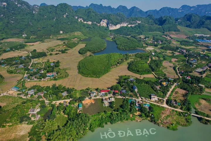 Cần tiền phải bán miếng đất đẹp, view núi gần hỗ
Hơn 1Tr/ m đất đón sóng nghỉ dưỡng 5 sao và Khu CN 300 Héc Ta. Rẻ nhất thị trường