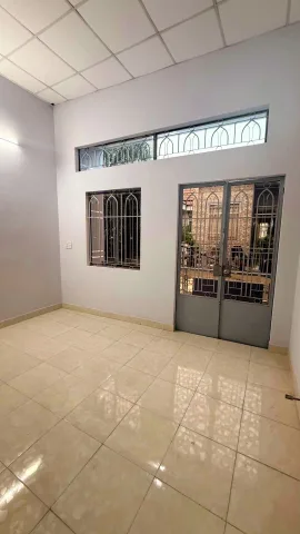 Nhà 2 tầng ngay chợ Lê Văn Quới,giáp bốn xã,hxh một trục, 2pn, 2wc,chỉ 4 đồng 1,sổ hồng riêng, công chứng liền