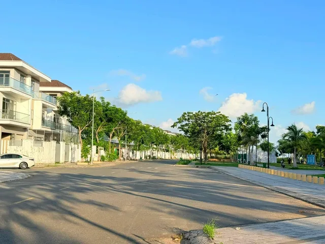 BÁN BIỆT THỰ KĐT MỚI TÂY BẮC, RẠCH GIÁ, DÒNG TIỀN 30TR/THÁNG, GIÁ 6 TỶ