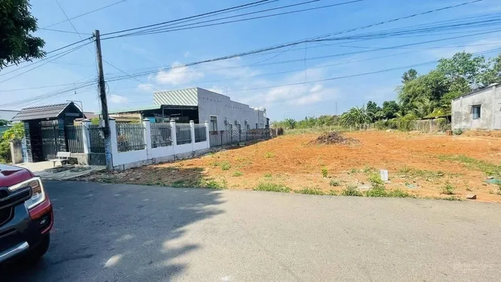Cần bán 660m2 đất sát đường nhựa lớn 760 triệu, sẵn thổ cư sổ riêng