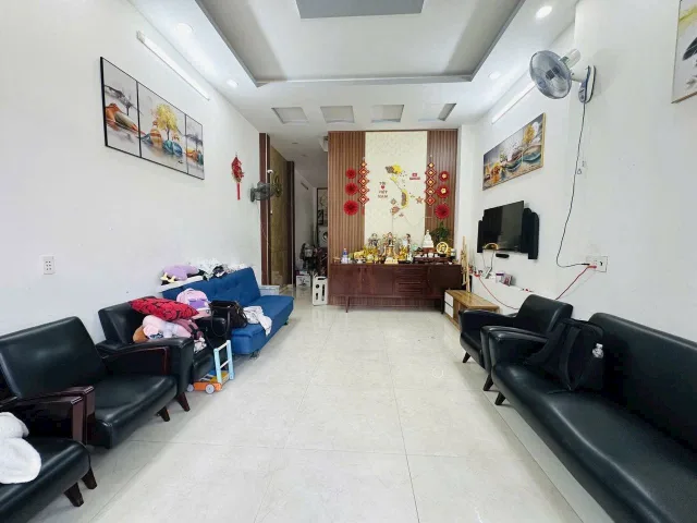Nhà 3tầng 5tỷ6 phường hiệp Bình Chánh - hẻm đường 48 . 61m đất sổ riêng không quy hoạch