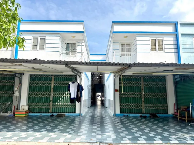 Bán gấp dãy nhà trọ 10 phòng + 2 kiôt, khu công nghiệp BECAMEX Chơn Thành, sổ sẵn. Giá  triệu đồng