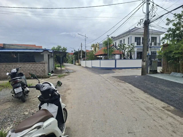 1/7/2026 bán đất mặt đường lâm động 7m chia 2 lô Lhe e Đức 0342165555