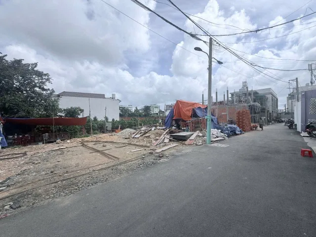 Còn 4 lô 4tỷ9 -5tỷ2 phường Linh Đông- hẻm ô tô đường 26 . A chị lựa chọn nha