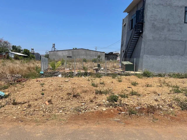 Chỉ 695 triệu – Lô đường nhựa hiếm, cách trung tâm chỉ 7km!

✅ Đường nhựa quy hoạch 12m, thích hợp kinh doanh, xây ki-ốt hoặc xây