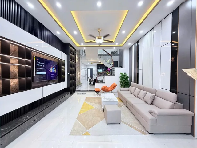 Bán căn nhà 3 tầng tại P8 Q.Phú Nhuận DT 80m2 giá chỉ 3T040TR, sổ riêng