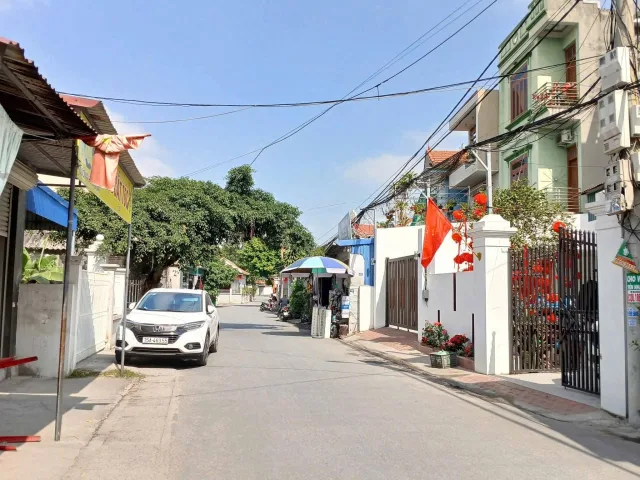 Bán 79 m Thiên Hương , ngõ ô tô vào thoải mái có sân chung 98.7 m. L/h:076.231.9990 e Thúy
