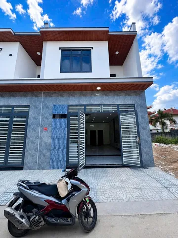 Bán nhà lầu gần ĐỒNG KHỞI – 1t tỷ hơn - tặng bộ nội thất - ở ngay