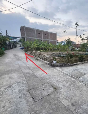 Bán 90 m Hoa Động đường ô tô 7 chỗ vào thoải mái , ngay sau đấu giá Bái Ngoài.l/h:076.231.9990 e Thúy