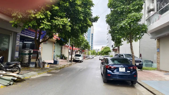 Bán nhà 2 tầng mặt phố bồ sơn khu bò sơn 4. Diện tích 80m mặt tiền 5m hướng tây bắc. Kinh doanh tốt. Phường võ cường tỉnh bắc ninh