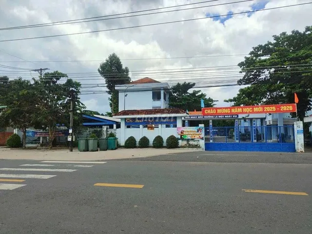 Chính chủ gởi bán lô đất hơn 200m2 sẵn 100m2 thổ cư vị trí đẹp ngay trung tâm hành chính xã An Long TpHCM mới