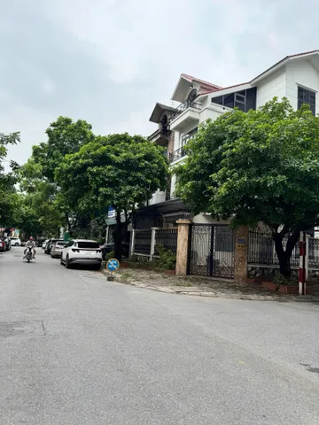 Bán Biệt Thự KĐT Mễ Trì Thượng 130m², 4 Tầng, Mặt Tiền 8m