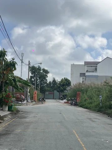 Bán đất 80m² full thổ cư ngang 6.7m giá 5.7 tỷ tại kdc Samsung village, Bưng Ông Thoàn, Phú Hữu, Quận 9