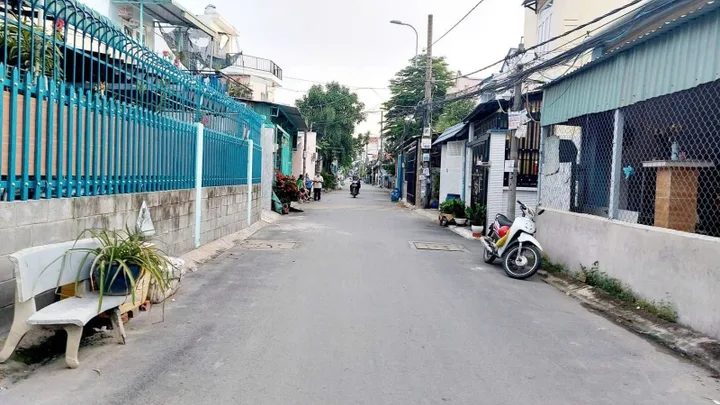 BÁN NHÀ MẶT TIỀN HẺM QUỐC LỘ 13, NHÀ ĐÔI 2 CĂN 3 MẶT THOÁNG