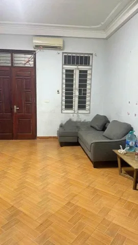 Cho thuê nhà ngõ 96 Võ Chí Công, Cầu Giấy 35M*4 tầng giá 12 triệu 30M RA OTO