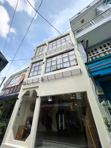 Nhà đẹp hẻm 3m, 32m2, ngang 5.5m, 3 tầng BTCT, full nội thất, 5 tỷ TL