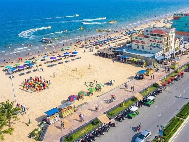 BÁN ĐẤT BIỂN QUẤT LÂM, NẰM TRONG KHU DÂN CƯ HIỆN HỮU, ĐƯỜNG TRỤC CHÍNH SÁT BIỂN, KD, Ở, XÂY KS, NN