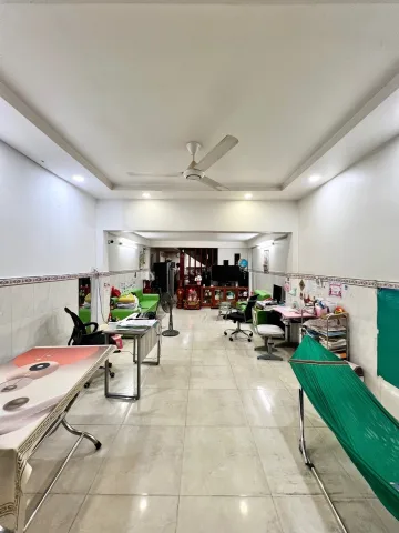 CHỈ 4.5 TỶ  NHÀ 3 TẦNG ĐẸP HẺM XE HƠI NGAY ĐƯỜNG CHIẾN LƯỢC, SÁT TÊN LỬA