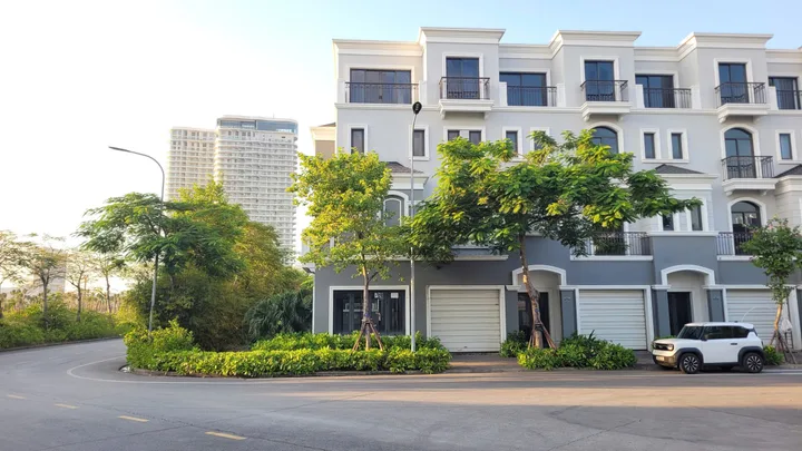 Bán căn góc 3 mặt thoáng grand bay townhouse trung tâm bãi cháy gần bãi tắm sổ lâu dài