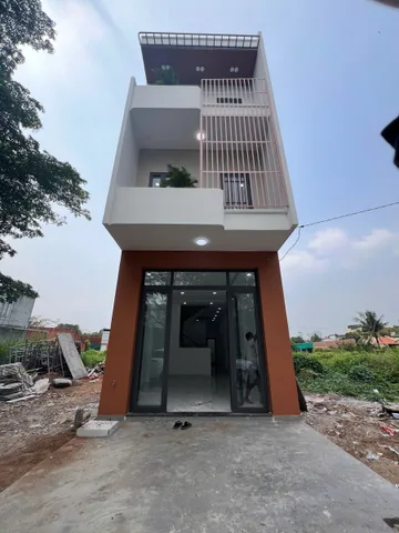CHÍNH CHỦ CẦN BÁN GẤP NHÀ 3PN - 3WC - VỊ TRÍ GIÁP BÌNH CHÁNH TP.HCM