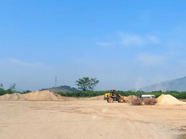 Đất ở cần bán gấp , Diện tích 3000m2 . 5tr/m2 có thể mua về phân lô bán lại
