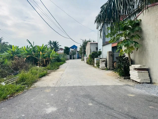 Bán 68.9 m Lâm Động , ngõ ô tô 7 chỗ vào quay đầu.cách đường nhựa :50m.l/h:076.231.9990 e Thuý