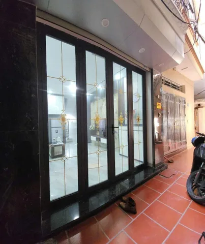 Giải phóng bán nhà 5 tầng long lanh ở ngay 80M ra phố hoàng mai