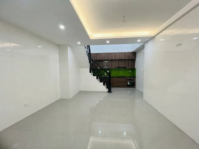 Nhà đẹp Ngã Tư Vọng 💥 Vị trí siêu hiếm – Ngõ nông 20m ra mặt phố – Dân xây 55m2 x 5 tầng tầm 9 tỷ