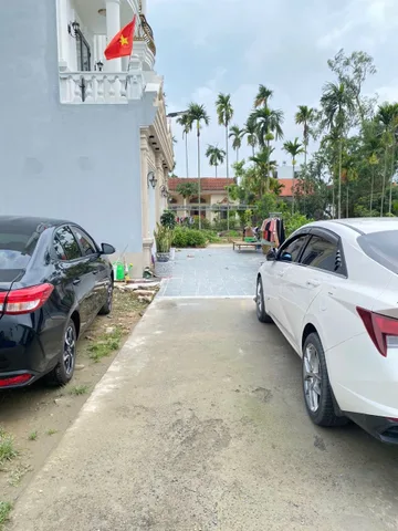 Bán 62 m Lâm Động  ngõ ô tô , cách đường quy hoạch 36m: 70m.l/h:076.231.9990 e Thúy