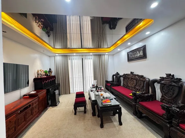 BÁN NHÀ PHỐ NGUYỄN VĂN CỪ - LONG BIÊN - MẶT NGÕ Ô TÔ TRÁNH - 8 TẦNG THANG MÁY - KINH DOANH ĐỈNH