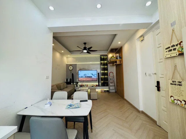 trần quý kiên 80m2 2pn 2wc sửa được 3 ngủ 6,4 TỶ
