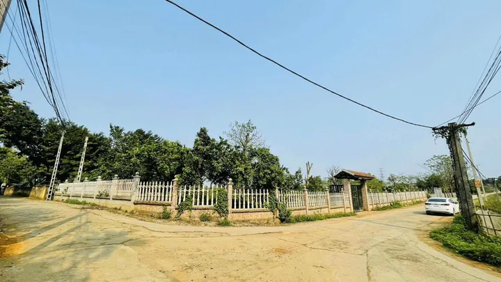 Chủ cần bán gấp. 1840m2 đất tại Hoà Sơn Lương sơn, lô góc, xe conter vào đất, kinh doanh, làm nhà xưởng chỉ 14 tỷ.