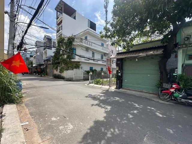 🏠B.N 2 TẦNG NGAY ĐƯỜNG  TÂY LÂN.MẶT  TIỀN  LỚN  BUÔN BÁN  KINH DOANH THUẬN LỢI CHỈ NHỈNH 3 TỎI. 
DT 54m²(4×13.5m)

Đường nhựa 8m xe tải né  nhau, khu  dân cư  sầm uất .gần  trường học  siêu  Thị ,chỉ  dài  phút  tới  aeon bình  tân. 
🌋3.3 TỎI
LH (TUY