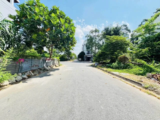 🌳CG Bán nền gốc 2 mặt tiền lộ 2 chiều khu Công An. dt 7x18- Giá 5.7 tỷ. LH 0949946604 QUÝ