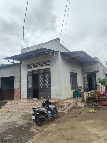 🔥 NGUỒN MỚI – HÀNG NGỘP GIÁ TỐT TẠI HÒA PHÚ 🔥
🏡 Chủ nhà cần bán gấp để chữa bệnh nên rất thiện chí.📍 Nhà Hòa Phú, diện tích 12m x 36m, có thổ cư. ✅ Nhà xây ngang 7m, còn dư 5m bên hông, có thể tách thành 2 lô.