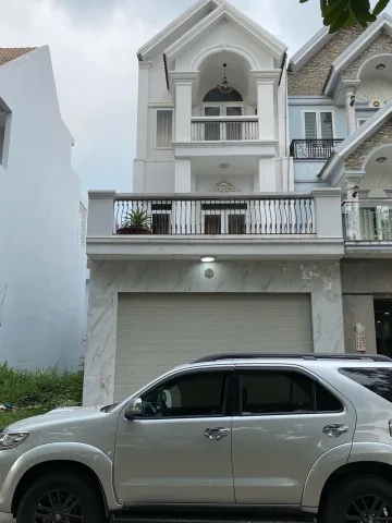 Nhà phố 2 tầng ngay TTHC Dĩ An – lựa chọn lý tưởng cho gia đình có con nhỏ!