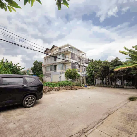🔥 ĐẤT ĐẸP HẺM XE HƠI – ĐƯỜNG SỐ 1, LONG TRƯỜNG 🔥

📐 Diện tích: 68m² (đã trừ lộ giới)
✅ Ngang 4.9m, nở hậu 5.5m, đất vuông vức, phong thủy đẹp.
🏡 Khu dân cư hiện hữu, xây dựng tự do 4–5 tầng.
🚗 Hẻm xe hơi 8m thông thoáng, cách mặt tiền chỉ 30m.
📍 Vị 