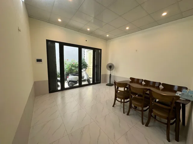 Cho thuê nhà Ngõ Nghi Tàm Tây Hồ - 9tr - 80m2