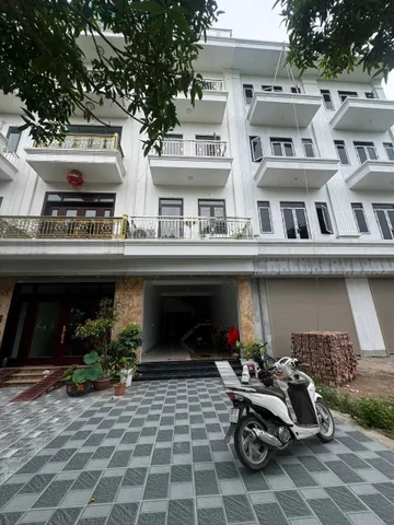BẠN GẤP NHÀ KĐT PHÚ ĐIỀN - HƯƠNG MẠC- TỪ SƠN- VỈA HÈ OTO TRÁNH KINH DOANH ĐA DẠNG