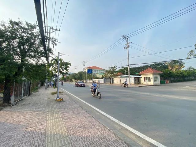 Bán Kho, nhà xưởng 1800m2 có sẵn 300 m2 thổ cư giá 140 tỷ tại Đất Mặt TiềnHồ Chí MinhH.Nhà BèX.Phú XuânPhú Xuân CotecĐất Mặt TiềnHồ Chí MinhH.Nhà BèX.Phú XuânPhú Xuân Cotec Xã Phú Xuân Huyện Nhà Bè TP. Hồ Chí Minh