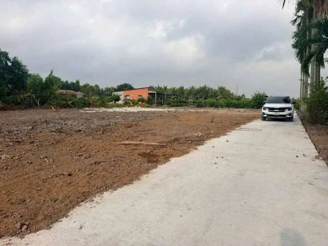🏡🏡 Chủ gửi bán 7 lô đất thổ cư F0 cách TL816 chỉ 300m. Gần Happyland.