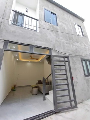 Bán nhà Tỉnh lộ 43 bình chiểu 
Tdt 64m2 trệt lửng lầu hẻm xe hơi 
Giá chỉ có 2tỷ2 
☎️ GỌI & ZALO :  0777012660 ( Trọng Đại)