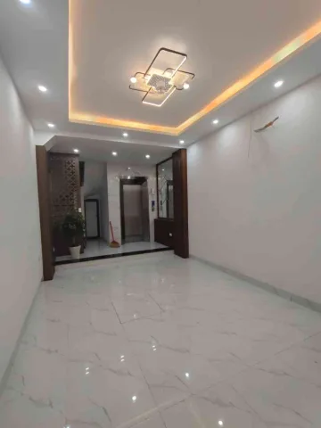 Bán nhà Bằng Liệt, Hoàng Mai – Giá 11.8 tỷ – DT 40m² x 6 tầng – MT 3.8m – Thang máy, Ô tô vào nhà, Nội thất xịn