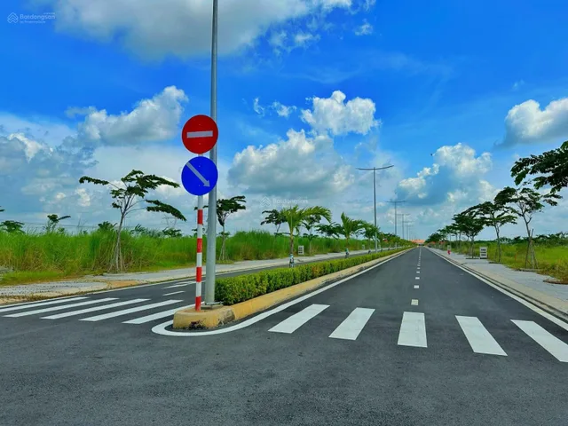 Chính chủ cần bán gấp lô đất full thổ cư, giáp ranh Bình Chánh, diện tích 90m2
