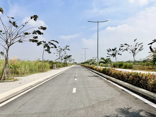 CẦN TIỀN BÁN GẤP LÔ ĐẤT FULL THỔ CƯ, DIỆN TÍCH 90M2, GIÁP RANH BÌNH CHÁNH