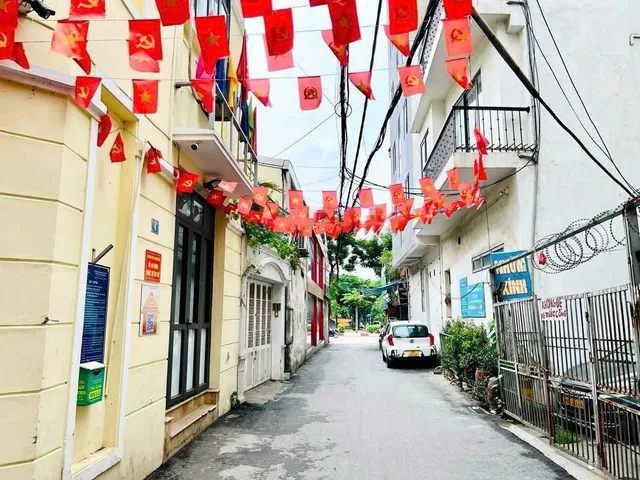Bán Nhà Hoàng Quốc Việt Cầu Giấy 50m 3 Tầng Cạnh HVKT Quân Sự. Giá 15.5 tỷ