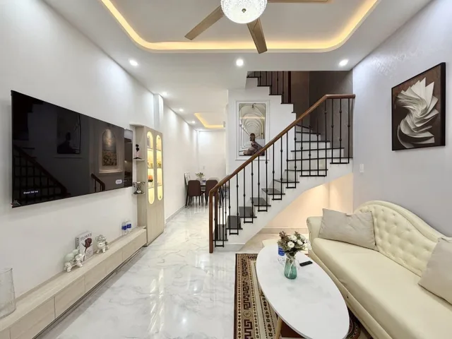 Bán nhanh nhà ngay Nguyễn Văn Bứa giá 670tr thương lượng nhẹ.
